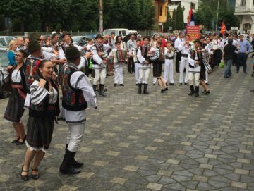 Festivalul Național al Ansamblurilor Folclorice ale Copiilor și Tinerilor „Dorna, plai de joc și cântec” și-a desemnat câștigătorii