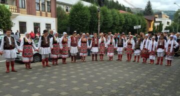 Festivalul Național al Ansamblurilor Folclorice ale Copiilor și Tinerilor „Dorna, plai de joc și cântec” și-a desemnat câștigătorii