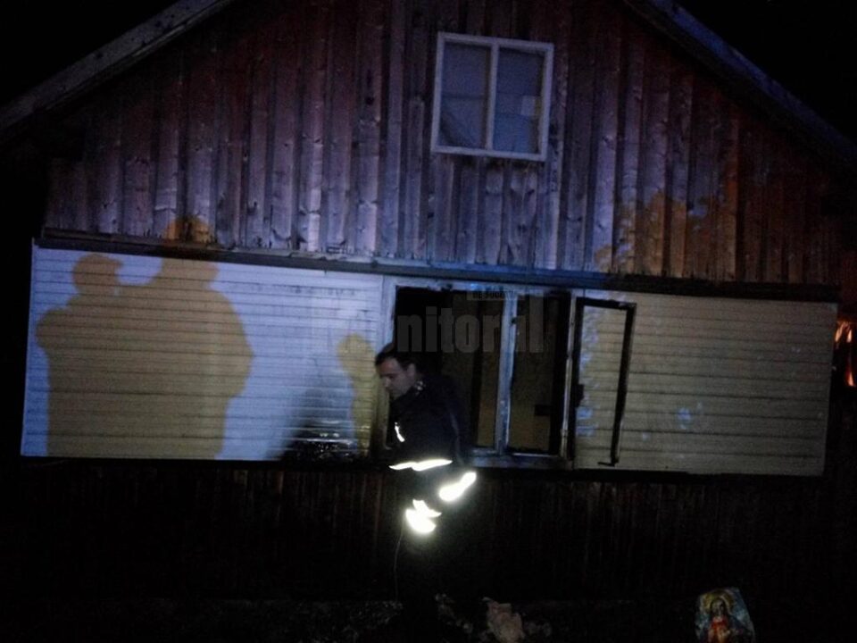 În urma cercetărilor făcute după stingerea incendiului, s-a constatat că focul a fost pus cu intenție În urma cercetărilor făcute după stingerea incendiului, s-a constatat că focul a fost pus cu intenție