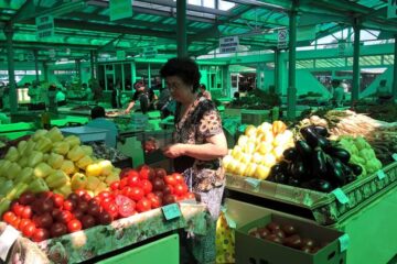 Verdele intens care modifica culoarea legumelor și fructelor s-a diminuat după montarea de luminatoare