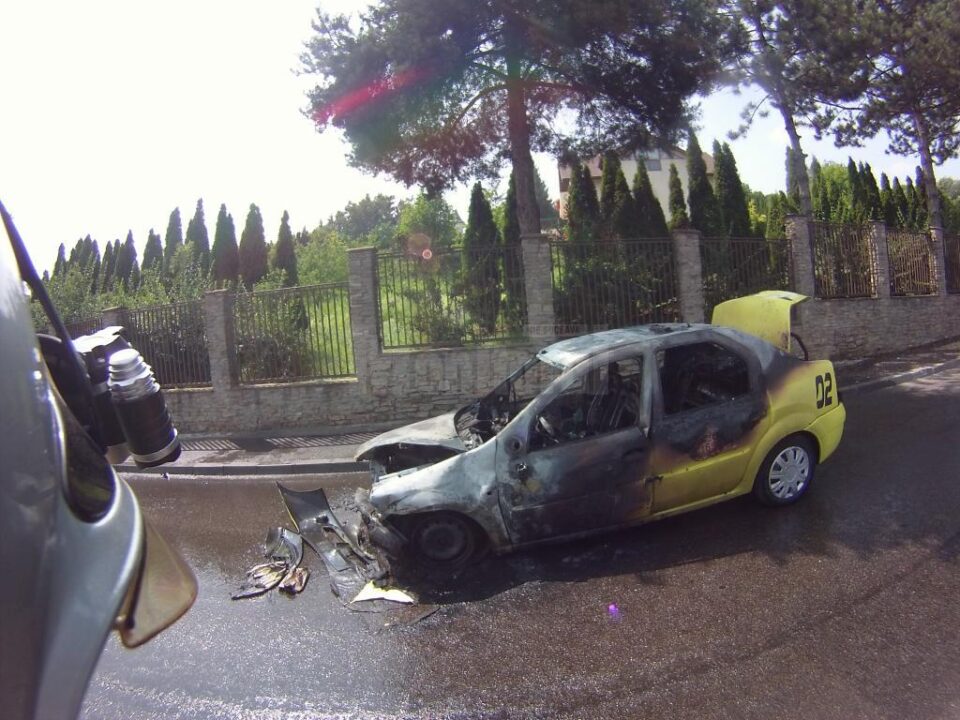 Taxiul care a ars