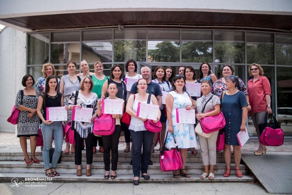 34 de moașe și asistente medicale cu diplomă de educator perinatal