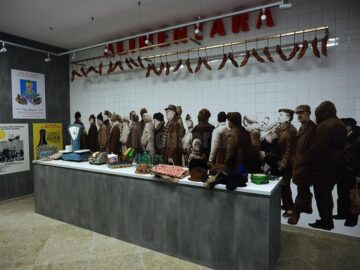 Cozile la alimente din ultimii ani de comunism