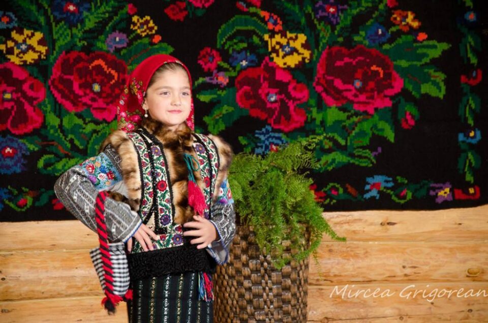 Valentina Cernovschi studiază și vioara la Colegiul “Ciprian Porumbescu” Foto: Mircea Grigorean