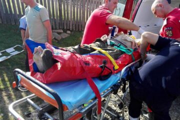 Bărbatul a fost salvat după o noapte petrecută în râpă