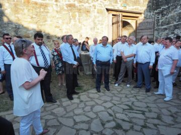 Prezentarea expoziției permanente a Cetății de Scaun, în fața autorităților și invitaților