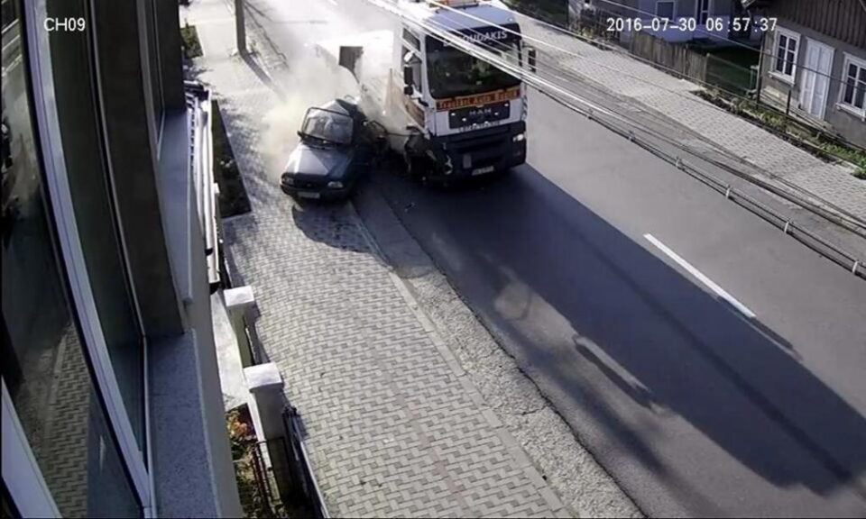 Impactul deosebit de violent, surprins video