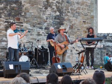 Alifantis & Zan au concertat între pereții de piatră ai Cetății de Scaun