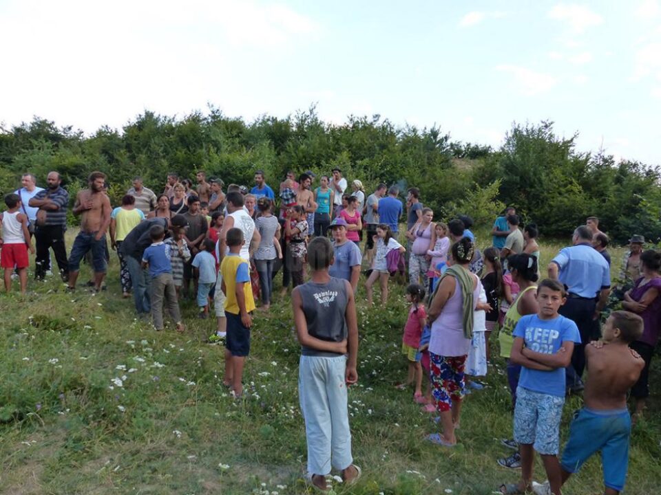 Crimă înfiorătoare: Copil de 12 ani, găsit cu capul zdrobit și spânzurat cu un șnur