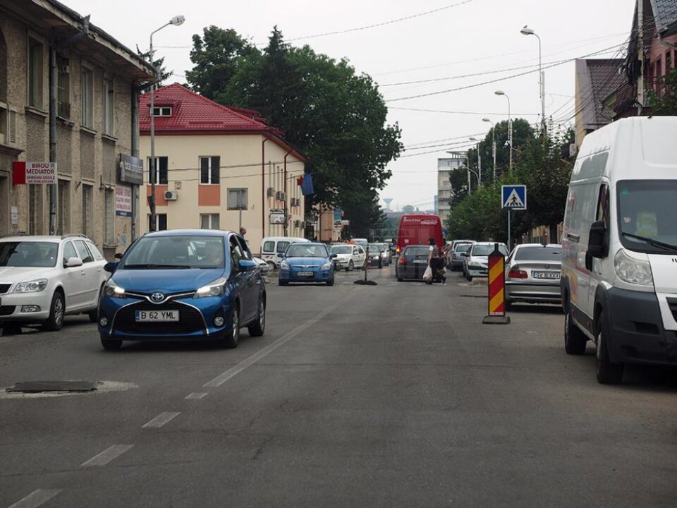 Trafic restricționat pe strada Mihai Viteazu, pentru turnarea de covor asfaltic