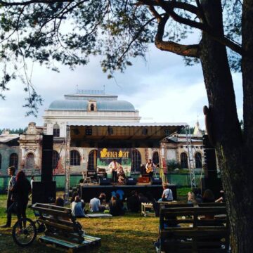 Festivalul de Artă și Cultură Urbană „Dorna Art” a reunit peste 3.000 de participanți