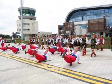 Spectacol de dansuri oferit de Ansamblul „Cervona Kalena”