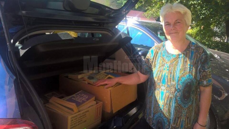 Doina Tănăsiciuc a donat circa 500 de cărți și spune că este extrem de bucuroasă știind că poate ajuta pe cineva