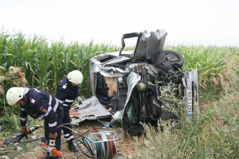 Accident cu patru răniți între Verești și Dumbrăveni