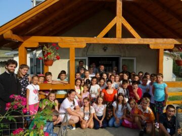 Școala de vară „În grădina Maicii Domnului” pentru copiii din parohiile Leucușești, Bogdănești și Boroaia