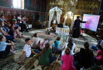 Școala de vară „În grădina Maicii Domnului” pentru copiii din parohiile Leucușești, Bogdănești și Boroaia