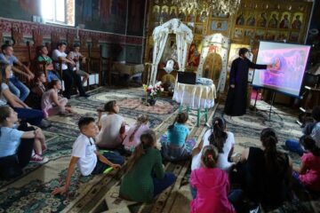 Școala de vară „În grădina Maicii Domnului” pentru copiii din parohiile Leucușești, Bogdănești și Boroaia