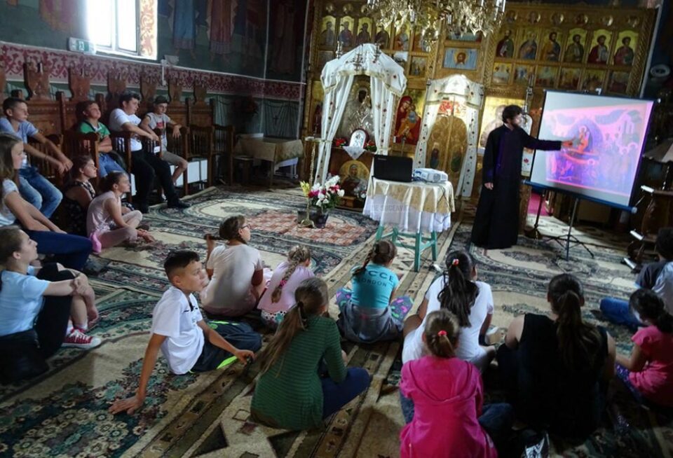 Școala de vară „În grădina Maicii Domnului” pentru copiii din parohiile Leucușești, Bogdănești și Boroaia