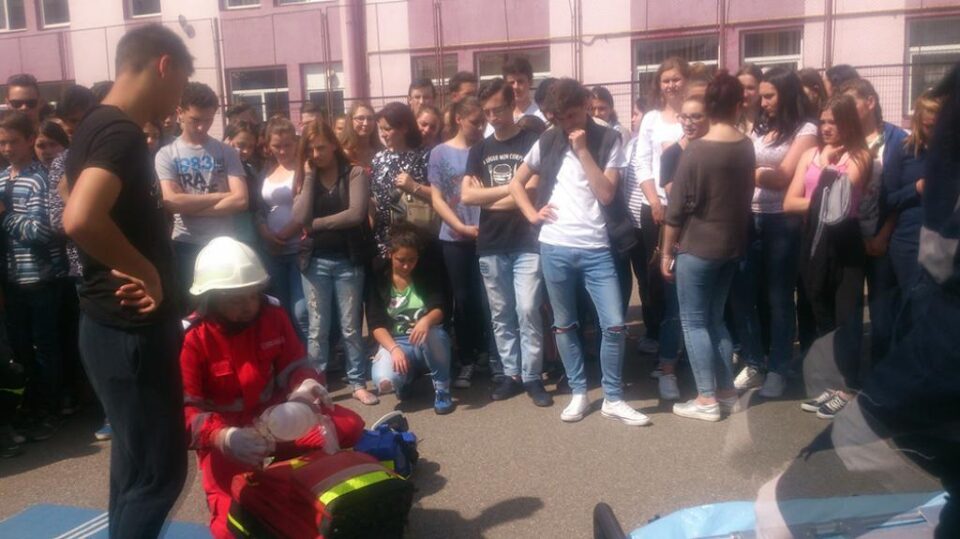 Exercițiu de evacuare în caz de cutremur urmat de incendiu la Colegiul "Alexandru cel Bun"