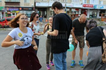 Fălticenenii au zâmbit în cadrul Campaniei Catch a Smile Day
