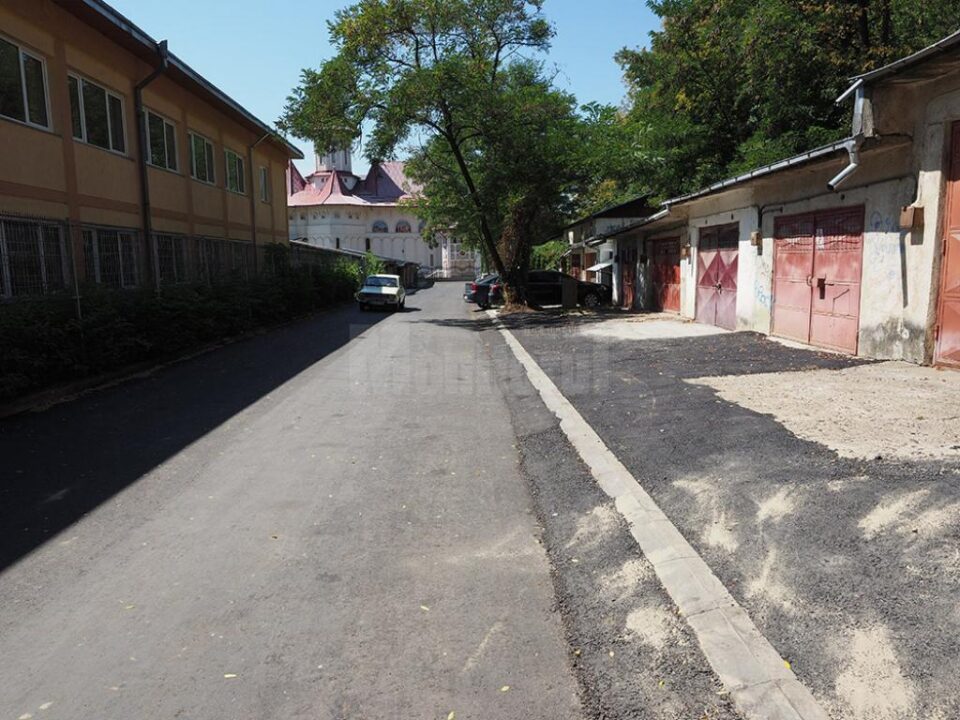 Strada Leca Morariu, refăcută cu covor asfaltic pe o porțiune de 800 mp