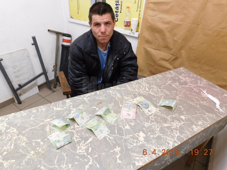 Marius Ilie Onofrei, din Adâncata, cu cei peste 60 de lei făcuți în doar două ore de cerșit prin Suceava