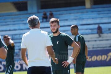 Andrei Cerlincă primește ultimele indicații din partea antrenorului Adrian Iencsi