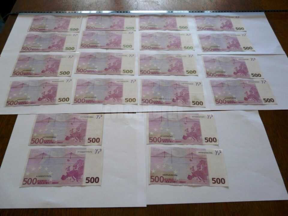 50.000 de euro, posibil falși, confiscați de la un bărbat, în centrul Sucevei
