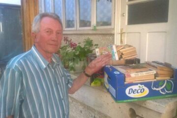 Corneliu Duceac, fost director al Liceului Economic și al Liceului Industrial Nr. 4 din Suceava, a contribuit cu peste 100 de titluri