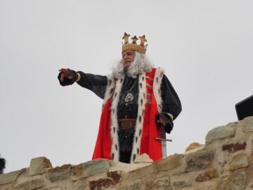 Cel mai de seamă festival medieval din România, deschis oficial, cu binecuvântarea lui Ștefan cel Mare