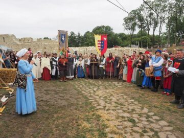 Cel mai de seamă festival medieval din România, deschis oficial, cu binecuvântarea lui Ștefan cel Mare