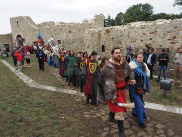 Cel mai de seamă festival medieval din România, deschis oficial, cu binecuvântarea lui Ștefan cel Mare