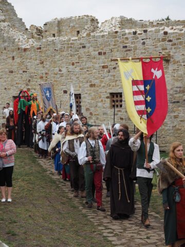 Cel mai de seamă festival medieval din România, deschis oficial, cu binecuvântarea lui Ștefan cel Mare