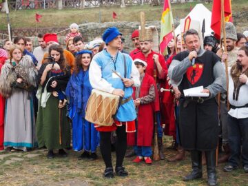 Cel mai de seamă festival medieval din România, deschis oficial, cu binecuvântarea lui Ștefan cel Mare