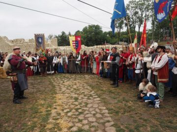 Cel mai de seamă festival medieval din România, deschis oficial, cu binecuvântarea lui Ștefan cel Mare