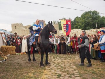 Cel mai de seamă festival medieval din România, deschis oficial, cu binecuvântarea lui Ștefan cel Mare