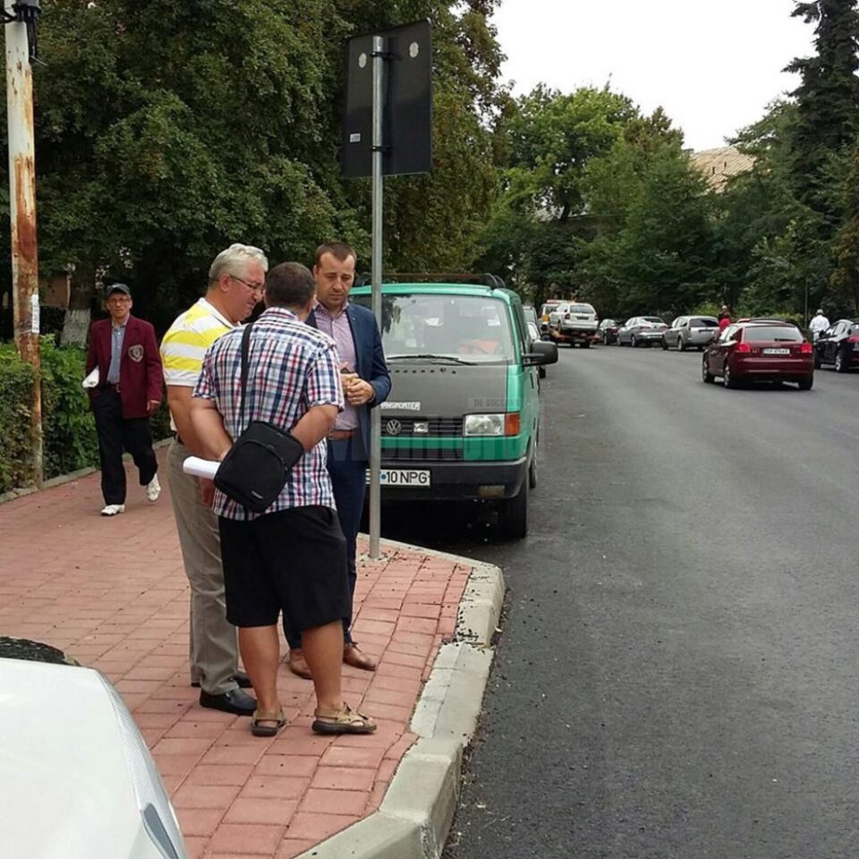Primarul Ion Lungu a făcut un tur al lucrărilor de reparații și investiții, stabilind deschiderea de noi șantiere și zorind constructorii să termine cele începute