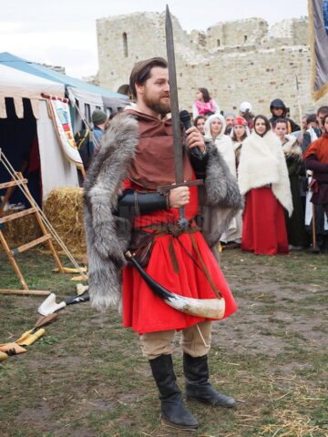 Cel mai de seamă festival medieval din România, deschis oficial, cu binecuvântarea lui Ștefan cel Mare