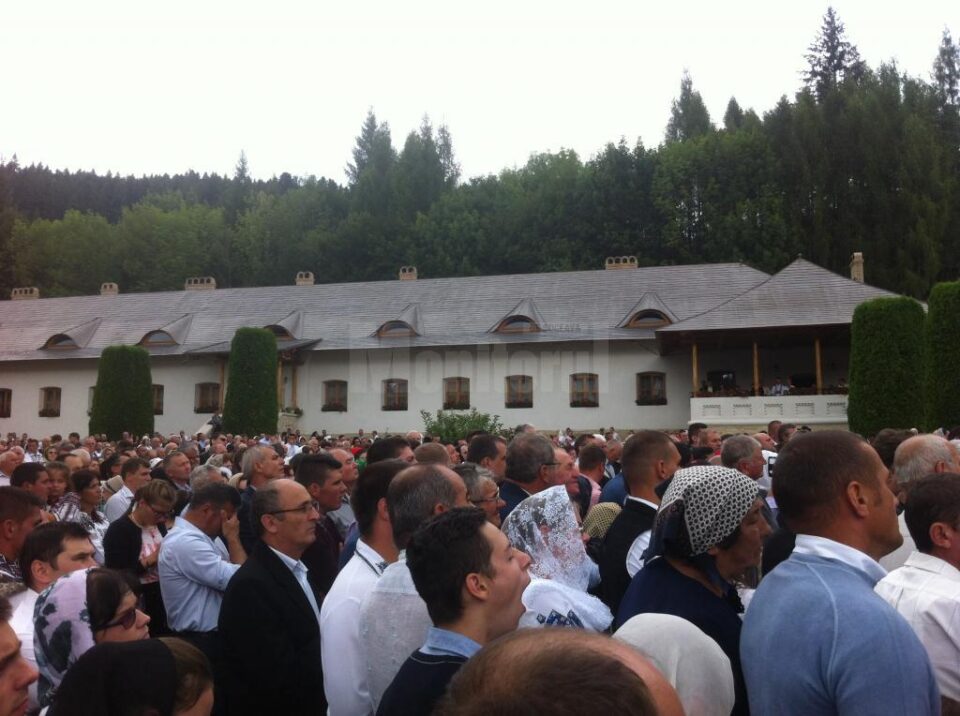 Peste 20.000 de credincioși, la hramul Mănăstirii Putna