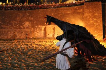 Turnir medieval și spectacole cu flăcări, în șanțul de apărare al Cetății Suceava