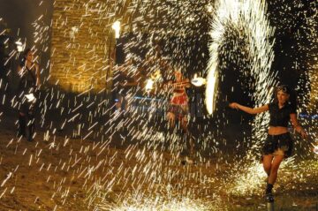 Turnir medieval și spectacole cu flăcări, în șanțul de apărare al Cetății Suceava