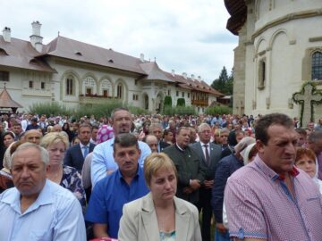 20.000 de credincioși au participat la hramul Mănăstirii Putna de sărbătoarea Adormirea Maicii Domnului