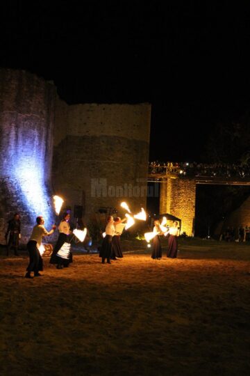Turnir medieval și spectacole cu flăcări, în șanțul de apărare al Cetății Suceava