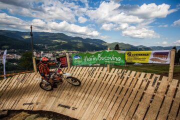 Sute de rideri din țară și de peste hotare, fermecați de frumusețea Bucovinei