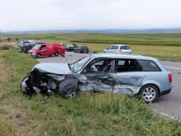 La intrarea în depășire, Lexus-ul a acrosat un Audi A4, al cărui șofer a fost rănit destul de grav și a fost transportat la spital
