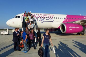 Fiecare pasager a primit câte o șapcă cu mesajul "Hai în Bucovina"