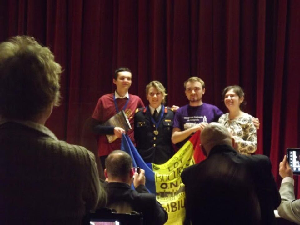 Sabina Calisevici, la festivitatea de premiere. Foto: geosuceava.blogspot