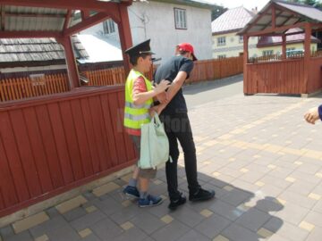 Tabere și școli de vară tematice organizate de polițiști în colaborare cu un partener englez