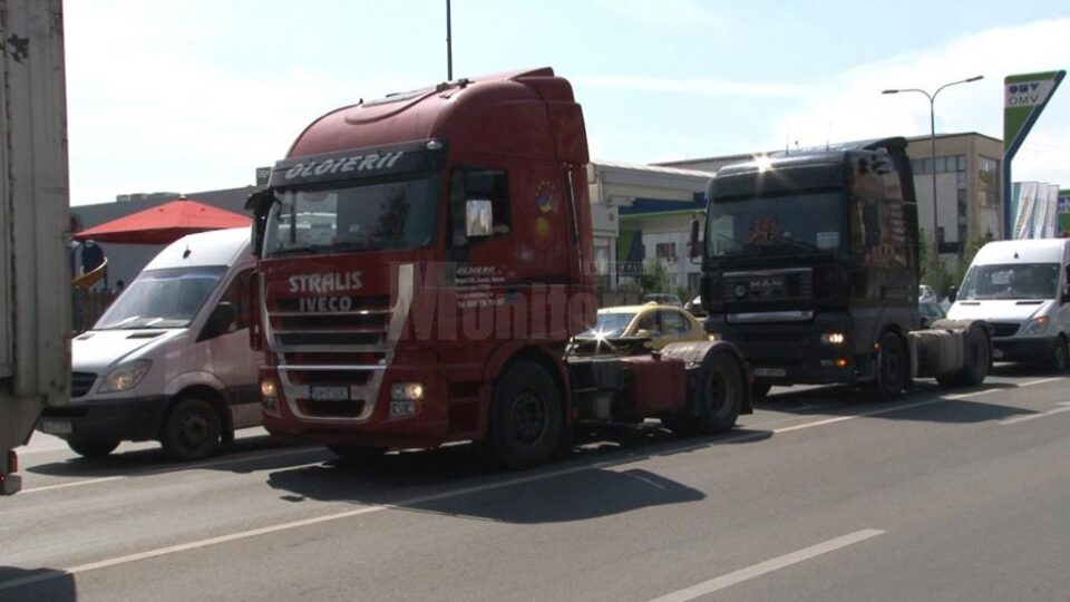 70 de autocamioane de mare tonaj au îngreunat circulația în municipiul Suceava, în urma unui protest spontan