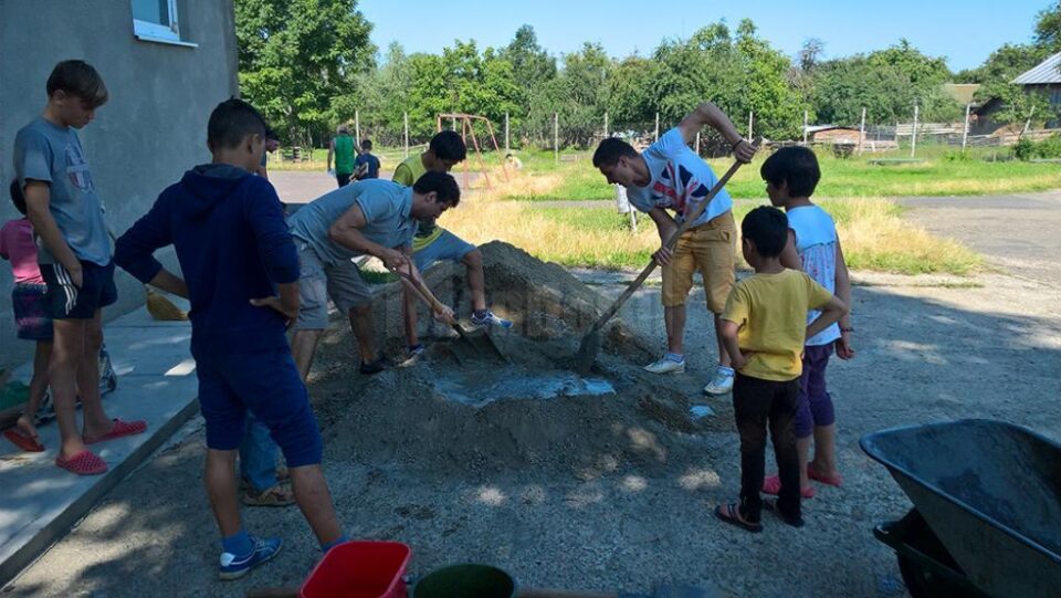 "Luna Diasporei", la orfelinatul din Solca